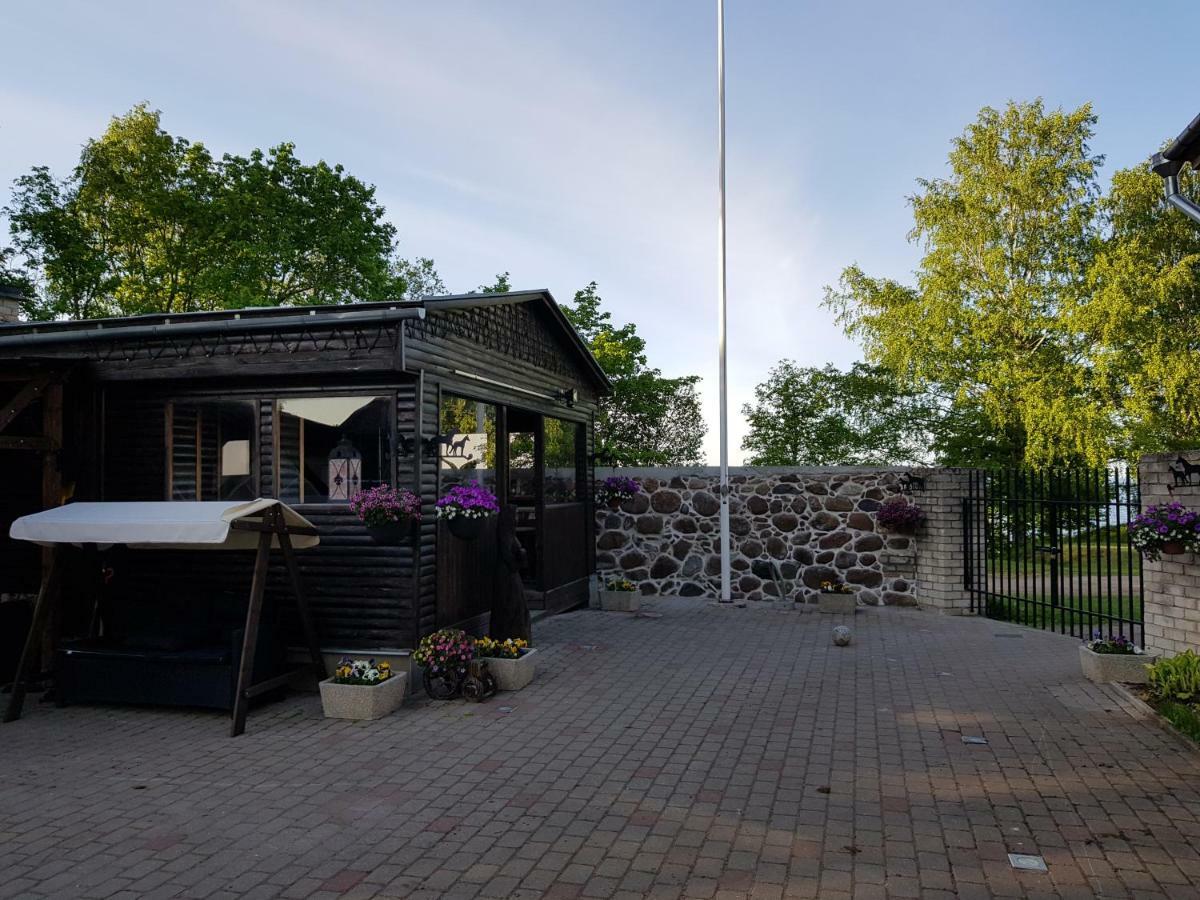 Hotel Nina puhkemaja Exterior foto